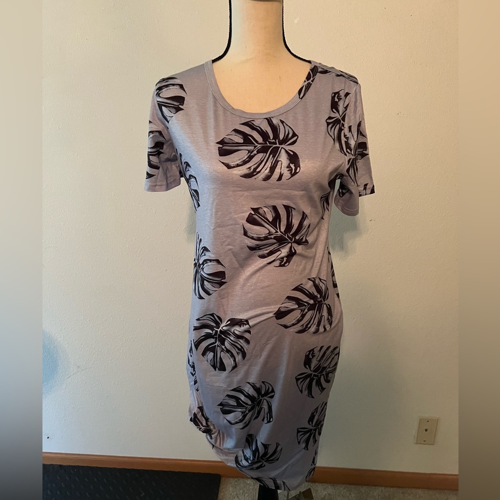 Patpat NWT women’s knit dress. Size L. Blue palm print.